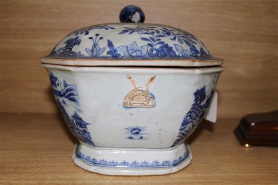 A Chinese blue and white vase, 28.5cm and a similar tureen and cover, 32cm (vase handle damaged, tureen handle lacking)
